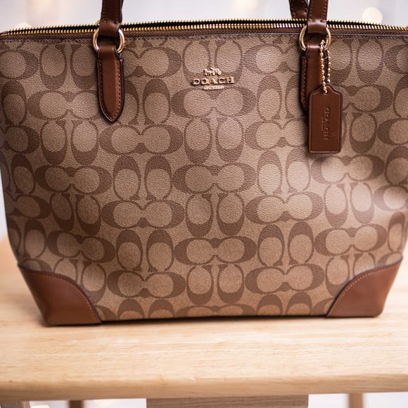 NWT Coach Signature Zip Tote - Picture 1 of 7
